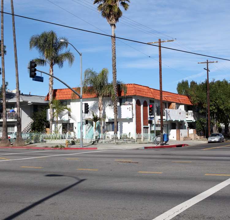 19103 Sherman Way in Reseda, CA - Building Photo