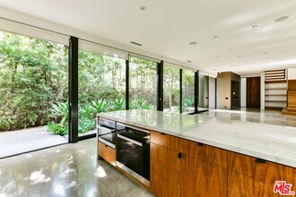 848 Milwood Ave in Los Angeles, CA - Building Photo - Building Photo