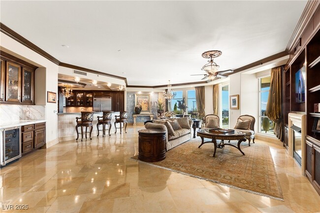 9101 Alta Dr in Las Vegas, NV - Foto de edificio - Building Photo