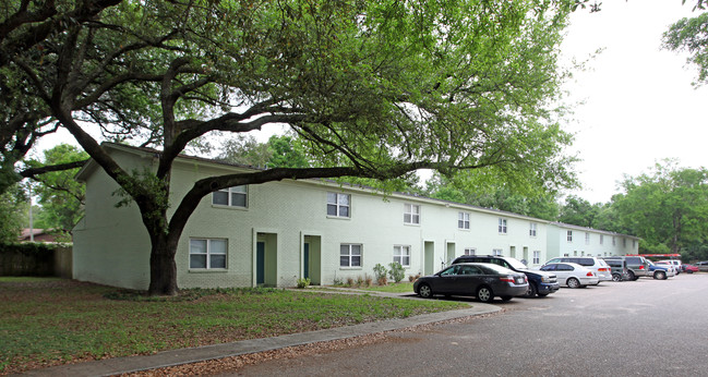 5820 Sanders Ave