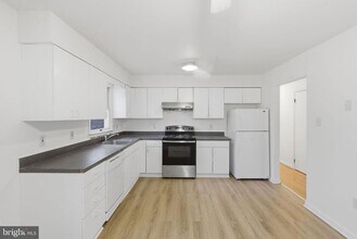 4904 Hollywood Rd in College Park, MD - Building Photo - Building Photo