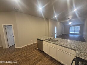 2122 N Jayton Ave in Lubbock, TX - Building Photo - Building Photo