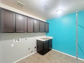 4626 N Backstretch Rd in Hobbs, NM - Building Photo - Building Photo