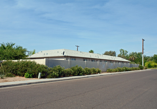 2025 W Morten Ave in Phoenix, AZ - Building Photo - Building Photo