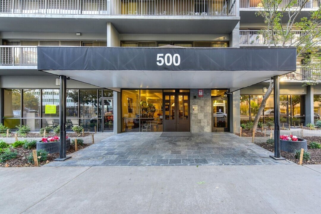 500 N St in Sacramento, CA - Building Photo