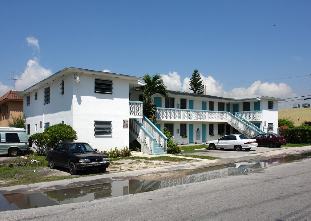 1930 NW 18th Ave in Miami, FL - Building Photo