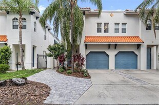 104 S Moody Ave in Tampa, FL - Building Photo