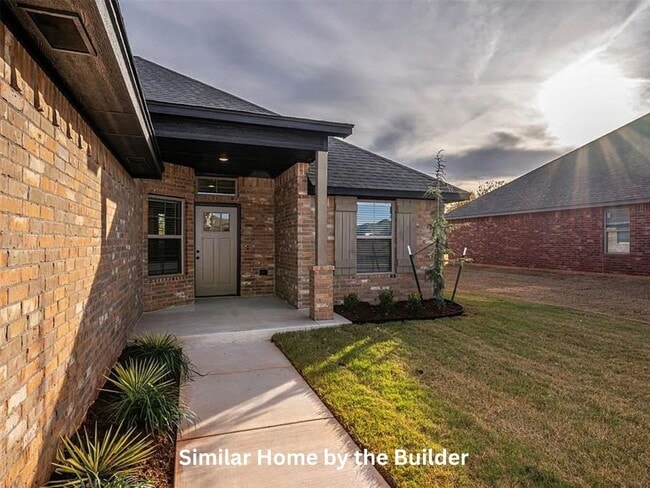 1936 W Crossbow Way in Mustang, OK - Building Photo - Building Photo