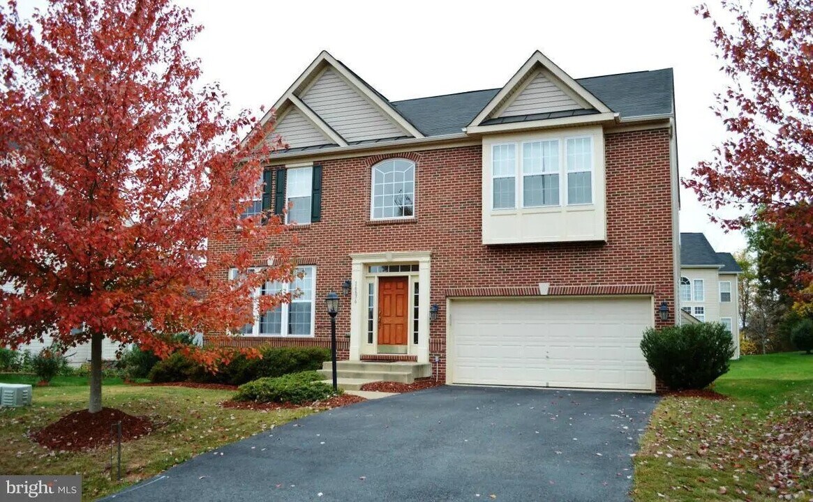 14876 Cartagena Dr in Gainesville, VA - Building Photo