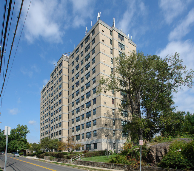 United Hospital Staff Residence in Port Chester, NY - Foto de edificio - Building Photo