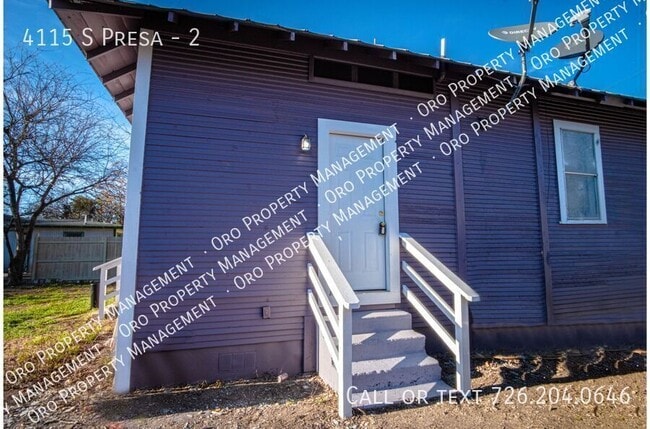 Newly Renovated Apartment Near Downtown, Unit 2 in San Antonio, TX - Building Photo - Building Photo