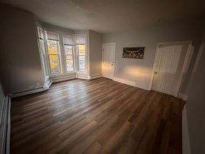 30 Hawthorne St in Providence, RI - Foto de edificio - Building Photo