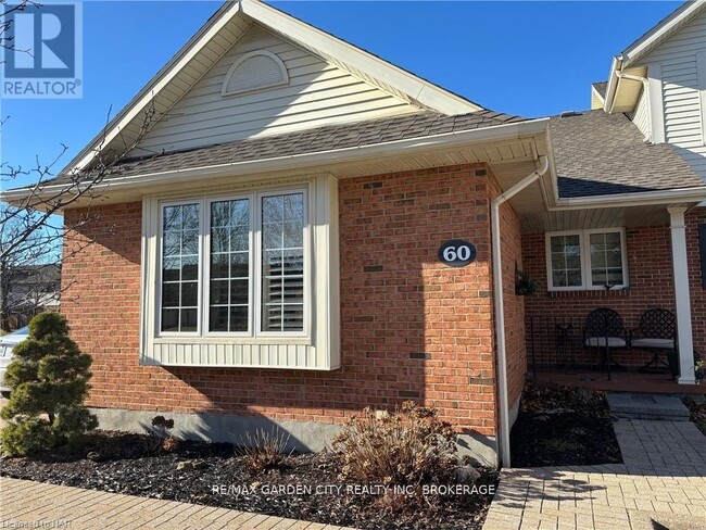 275-275 Pelham Rd