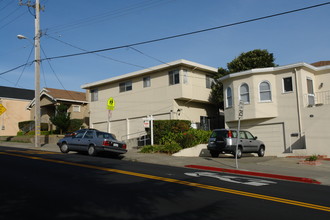 416 Miller Ave in South San Francisco, CA - Foto de edificio - Building Photo