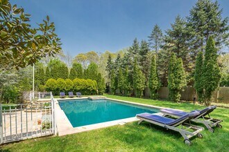 47 Lincoln Ave in East Hampton, NY - Building Photo - Building Photo