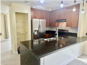 4241 SW 72nd Terrace in Davie, FL - Building Photo - Building Photo