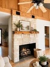 8652 Miller Creek Loop in Johnson City, TX - Foto de edificio - Building Photo