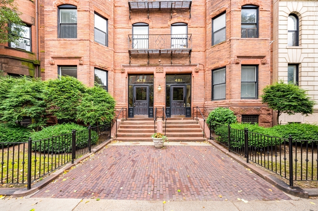 479 Beacon St, Unit 32 in Boston, MA - Foto de edificio