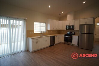 8609 Frankie Lou St in Bakersfield, CA - Building Photo - Building Photo