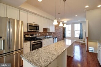 1414 Wheyfield Dr in Frederick, MD - Foto de edificio - Building Photo