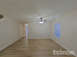 4312 Larkhaven Village Dr in Charlotte, NC - Foto de edificio - Building Photo