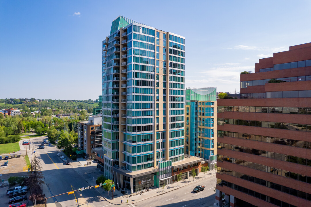 Solaire in Calgary, AB - Building Photo