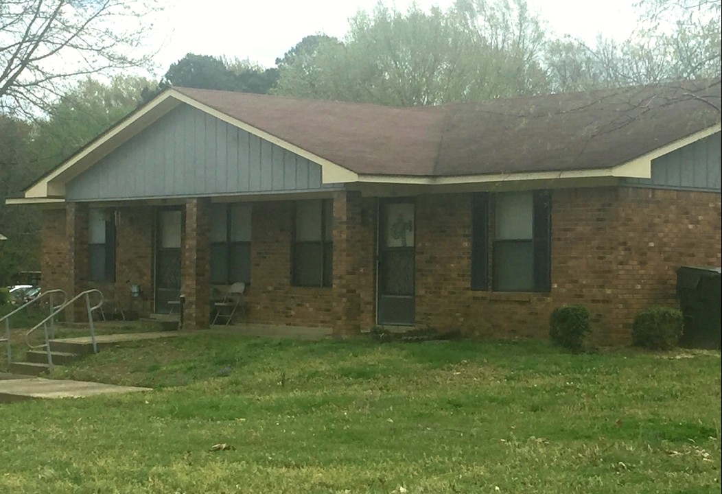 Leasa Rose Estates in Senatobia, MS - Building Photo