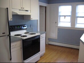 1 Mount Pleasant St, Unit 1 upper in Nashua, NH - Foto de edificio - Building Photo