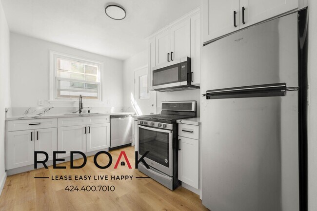 8752 Belford Ave in Los Angeles, CA - Building Photo - Building Photo