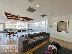 776 W Quincy St, Unit 1201 in Chicago, IL - Building Photo - Building Photo