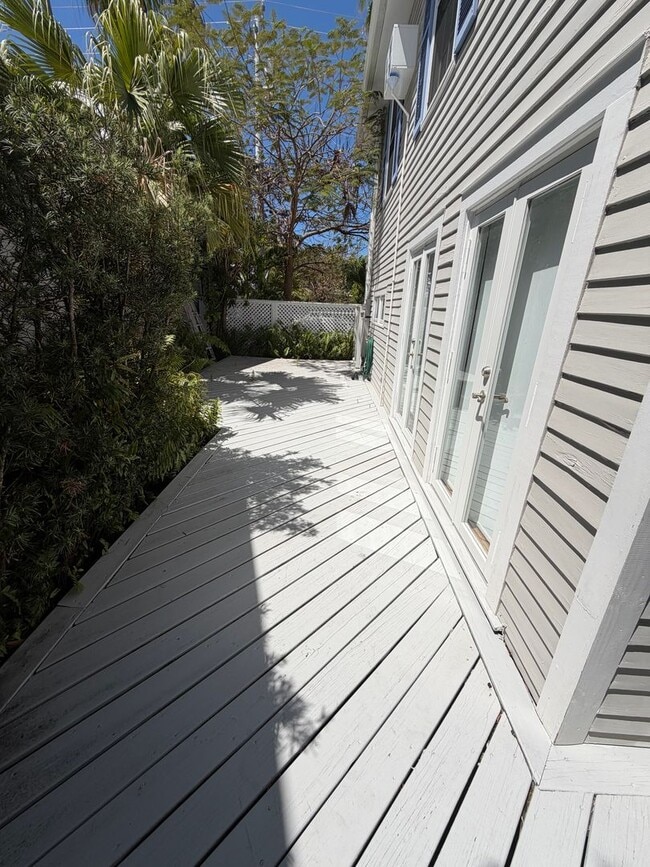 1211 Varela St in Key West, FL - Building Photo - Building Photo