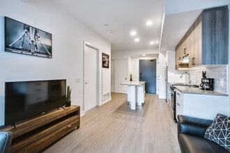 90 Champagne Ave S in Ottawa, ON - Building Photo - Building Photo