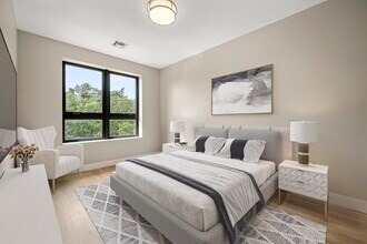 70 Leo M Birmingham Pkwy in Boston, MA - Foto de edificio - Building Photo