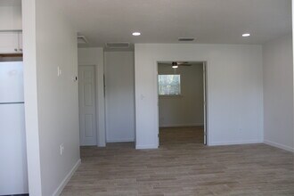 47 SE 12th St in Dania Beach, FL - Building Photo - Building Photo