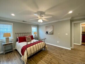 162 Adams Way in Sayville, NY - Building Photo - Building Photo