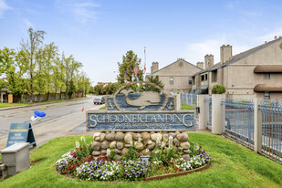 SCHOONER LANDING Apartments