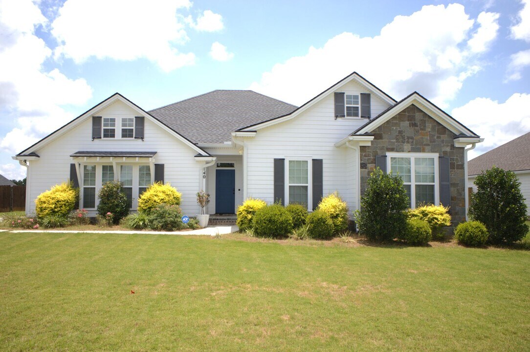 140 Floyd McNeal Dr in Hahira, GA - Building Photo
