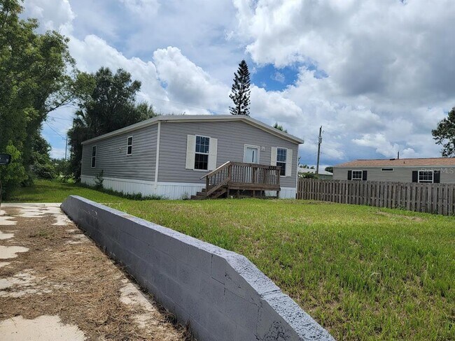 4780 Duncan Rd in Punta Gorda, FL - Building Photo - Building Photo