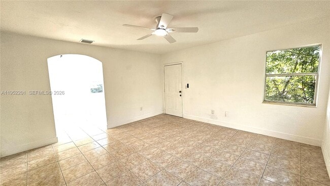 74 NW 31st St, Unit 2 in Miami, FL - Building Photo - Building Photo