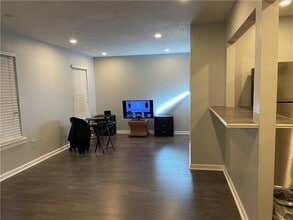 1161 Lake Ave, Unit 222 in Metairie, LA - Foto de edificio - Building Photo