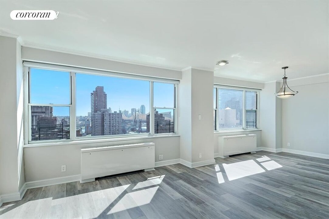 340 E 64th St in New York, NY - Foto de edificio