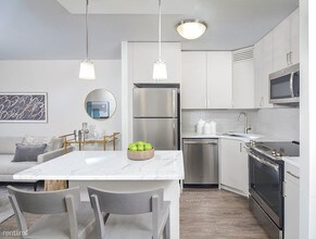 322 W Illinois St in Chicago, IL - Building Photo - Building Photo