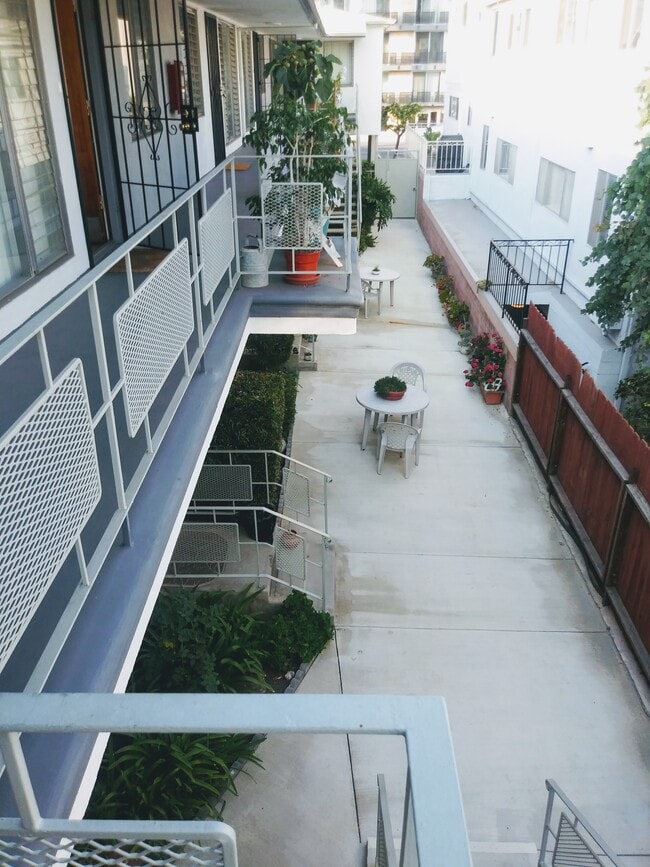 844 5th St in Santa Monica, CA - Foto de edificio - Building Photo