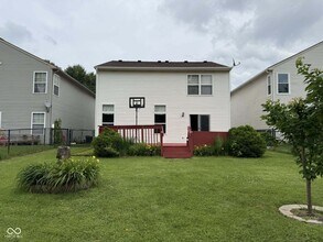 8108 Maple Stream Ln in Indianapolis, IN - Building Photo - Building Photo