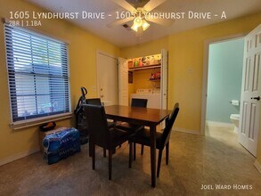 1605 Lyndhurst Dr in Savoy, IL - Building Photo - Building Photo
