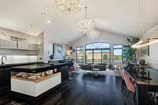 57 Lydia Dr in Guttenberg, NJ - Building Photo