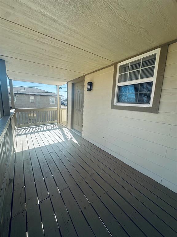 property at 1221 W London St