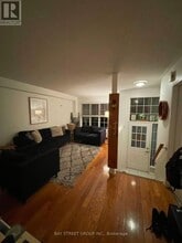 5530 Glen Erin Dr in Mississauga, ON - Building Photo - Building Photo