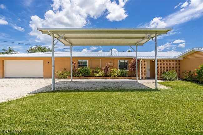 2115 St Croix Ave in Ft. Myers, FL - Building Photo - Building Photo