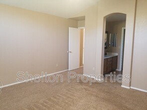 6822 W Louise Dr in Glendale, AZ - Building Photo - Building Photo